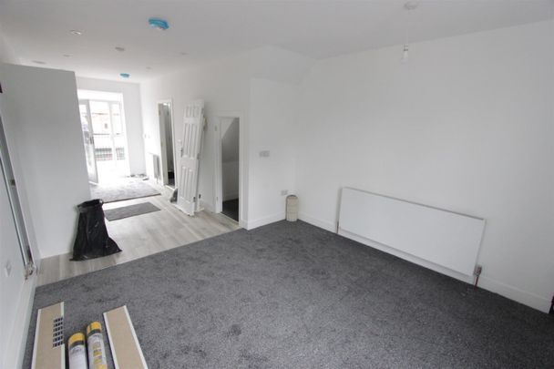 1 bedroom Flat To Let - Photo 1