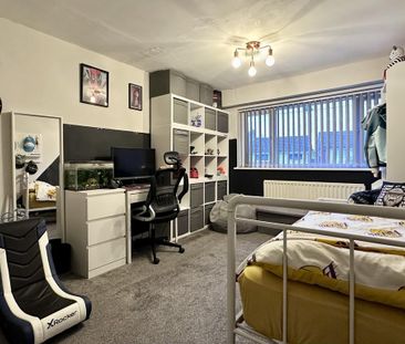 4 bedroom semi-detached house to rent - Photo 5