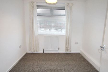 3 bed terraced house to rent in NE6 - Photo 4