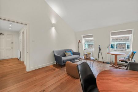 1 bedroom mews to rent - Photo 4
