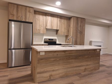 For Lease - 9 Art Leech Drive, Richmond Hill, Ontario - Photo 5