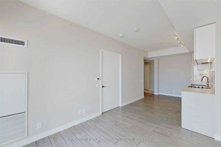 For Lease - 5 Buttermill Avenue Unit# 5211, Vaughan, Ontario - Photo 2