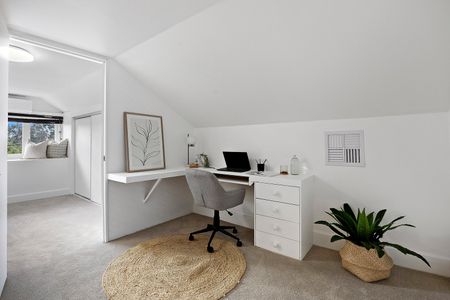 Beautifully presented home in prestigious Quarry Hill - Photo 4