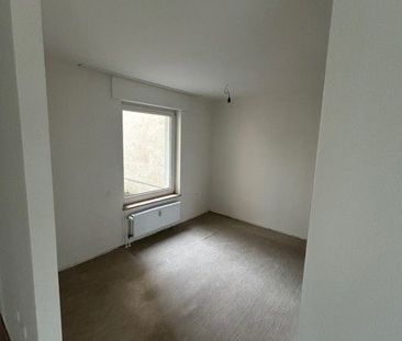 2,5-Zimmer-Wohnung mit schönem, hellem Wohnzimmer NUR mit WBS - Photo 1