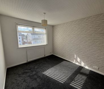 Woodhall Avenue, Manchester - Photo 6