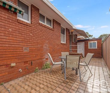 FURNISHED THREE-BEDROOM VILLA - Photo 4