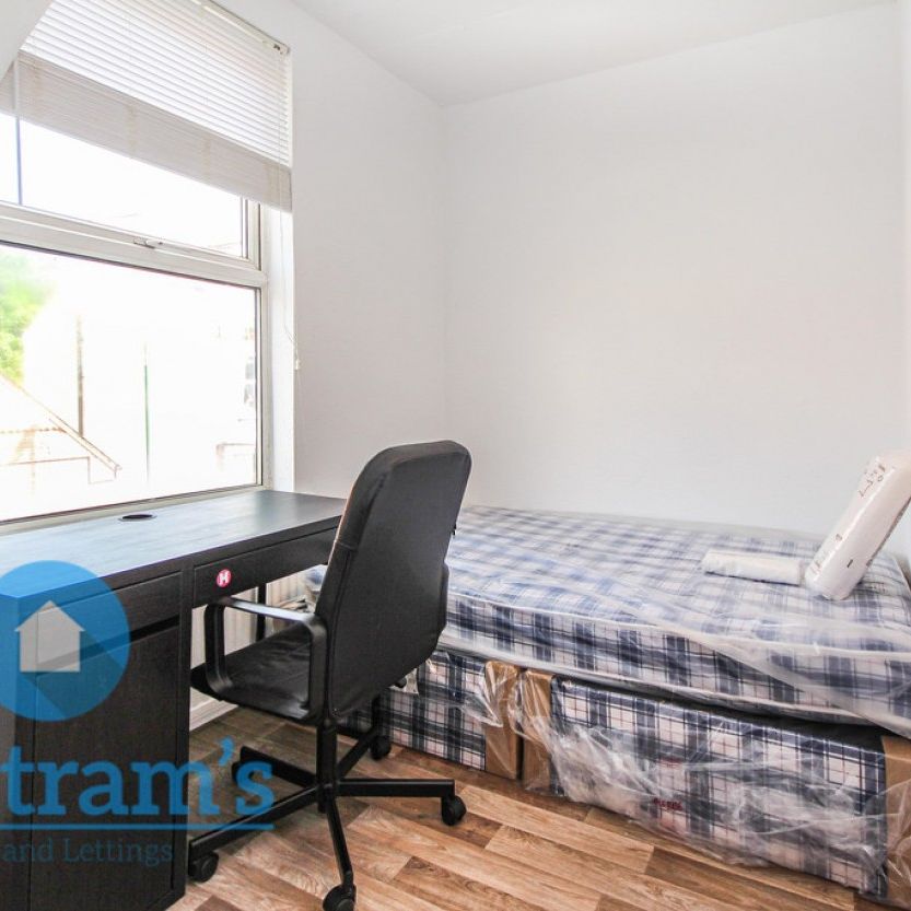4 bed Apartment for Rent - Photo 1
