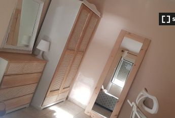 valencia, Valencian Community 46011