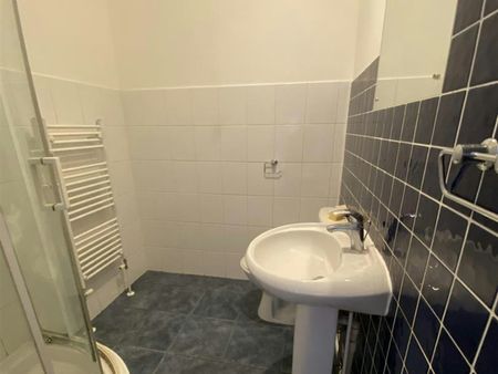 Flat to rent on - Photo 5