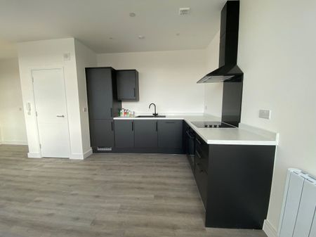 Peterborough - Photo 2