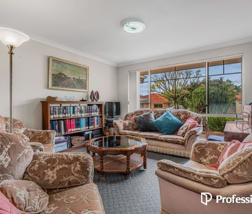 Spacious 4-Bedroom Family Home in Caversham! - Photo 4