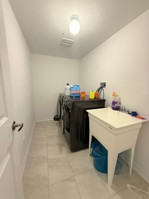 For Lease - 1071 Lockie Drive, Oshawa, Ontario - Photo 1