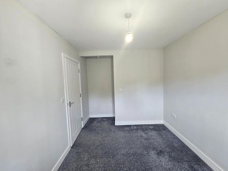 2 bedroom penthouse to rent - Photo 3