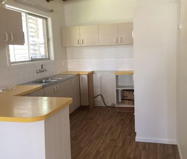 Easy Coastal Living in the Heart of Torquay - Photo 6