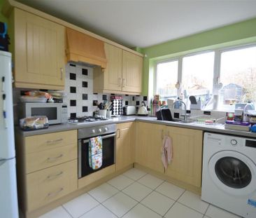 2 bedroom terraced house to rent - Photo 4