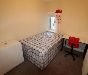 6 bedroom private hall to rent - Photo 5