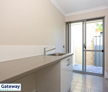 6 Canunda Approach, WANDI WA 6167 - Photo 1