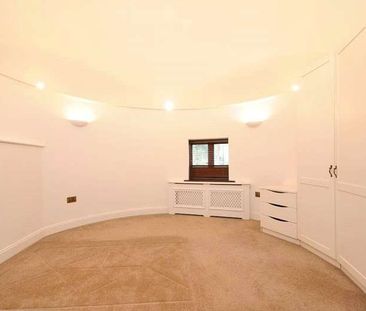A stylish oast house set in a stunning location adjacent to the gar... - Photo 1