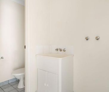 Modern Townhouse Close to Schools, Shops & Transport! - Photo 6