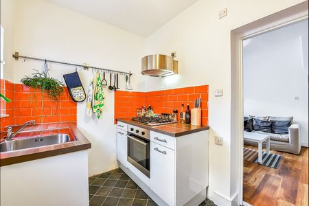 2 Bed Flat, Franciscan Road, SW17 - Photo 2