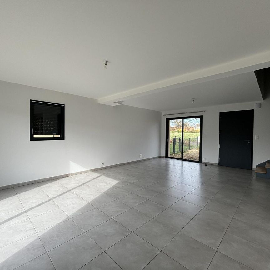 ROMAGNE Maison récente (2020) de 124 m² sur un terrain de 592 m². RDC : lumineux salon-séjour (... - Photo 1