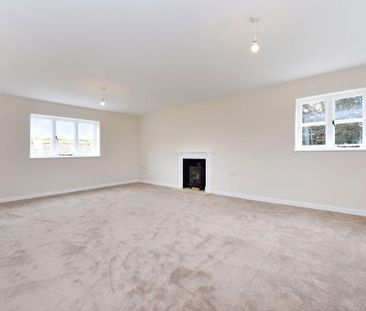 4 bedroom terraced house to rent - Photo 5