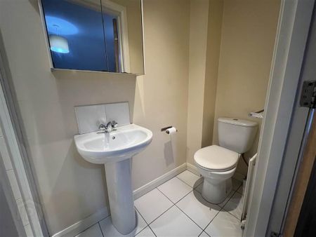 Apartment 8 188-190 Albertbridge Road, Belfast, BT5 4GU - Photo 5