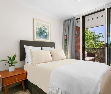 Superb One Bedder In Ultra Convenient Location - Photo 2