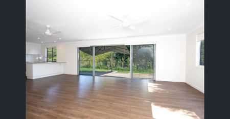 Modern 3 Bed Townhouse on the Edge of Town - Photo 2