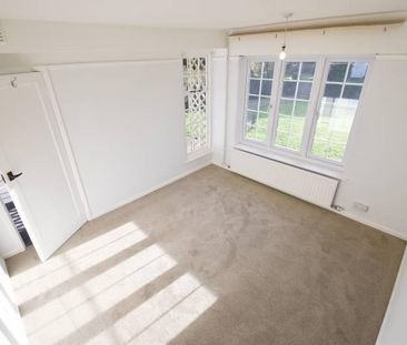 3 bedroom terraced bungalow to rent - Photo 1