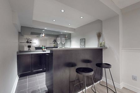For Lease - 4 Theobalds Circle Unit# Lower, Richmond Hill, Ontario - Photo 4
