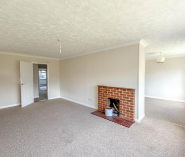 3 bedroom semi-detached bungalow to rent - Photo 2