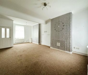 2 bedroom end of terrace house to rent - Photo 1