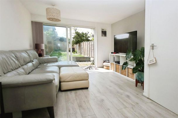 2 bedroom terraced house to rent - Photo 1