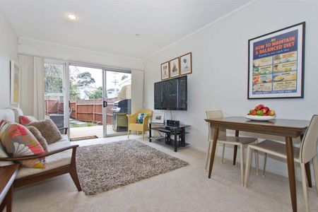 Beautiful Onehunga, 2 Bedrooms - Photo 5