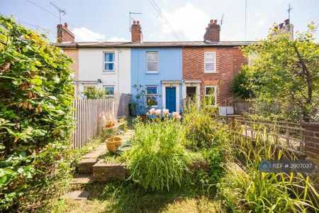2 bedroom terraced house to rent - Photo 4