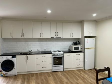 Immaculate One Bedroom Unit - Photo 3