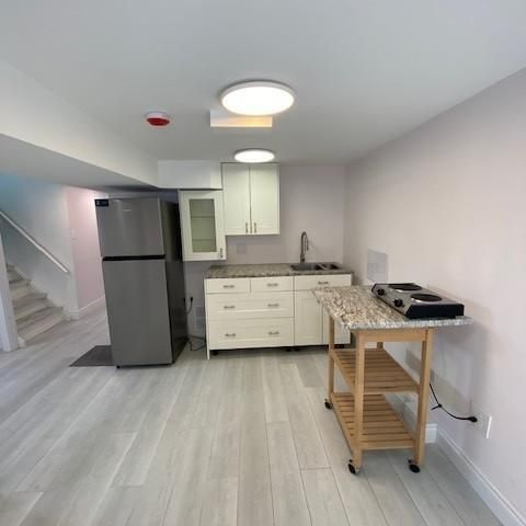 206 Hawthorne Avenue - Lower - 2 bed, 1 bath ALL INCLUSIVE - Photo 1