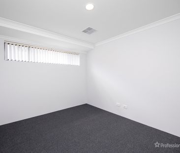 25 Gunbower Circuit, Baldivis WA 6171 - Photo 3