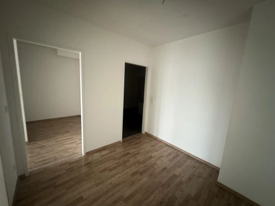 4 Zimmer Wohnung mit Balkon und Loggia unbefristeter Mietvertrag - Photo 1