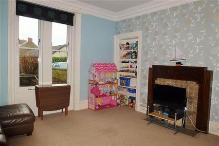 5 bedroom semi-detached house to rent - Photo 4