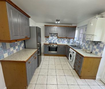 2 Bedroom House - Harbourne Gardens, West End - Photo 3