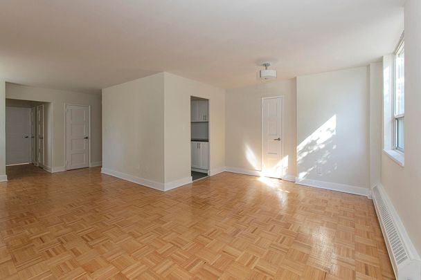 For Lease - 490 Eglinton Avenue Unit# 201, Toronto, Ontario - Photo 1