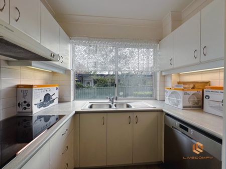 Strathfield - Photo 4