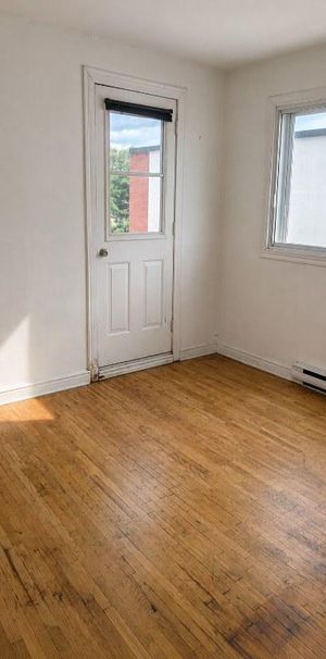 4½ lumineux – Pointe-aux-Trembles – 1 100 $ – Internet inclus - Photo 1