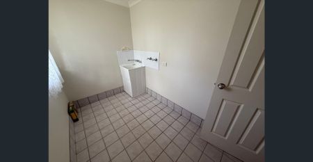 PERFECT FAMILY HOME IN QUIET NEIGHBOURHOOD - Photo 4