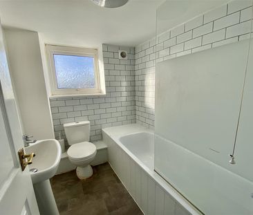 St Georges Road, Selden, Worthing - Photo 2