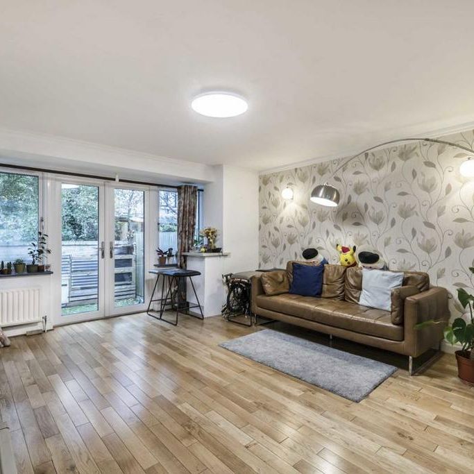 4 bedroom terraced house to rent - Photo 1