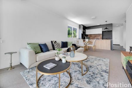 Stunning 2 Bedroom Apartment in Ultra Convenient Location! - Photo 3