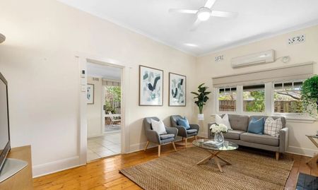 A Warm & Welcoming Home in a Prime Box Hill Pocket - Photo 2